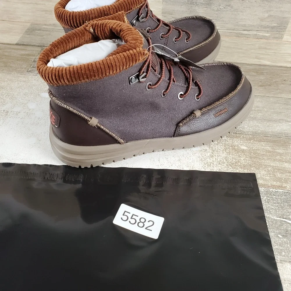 Hey Dude Mens Bradley Boots Sz 9 Corduroy Collar Stretch Boots Brown Chukka